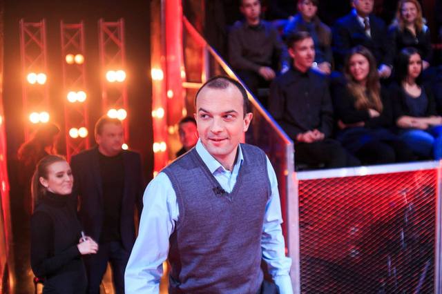 Соболев в ответ на обвинения Матиоса показал справку из военкомата