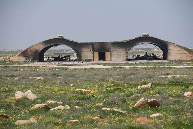 Трамп объяснил, почему уцелела взлетная полоса при ударах по авиабазе в Сирии