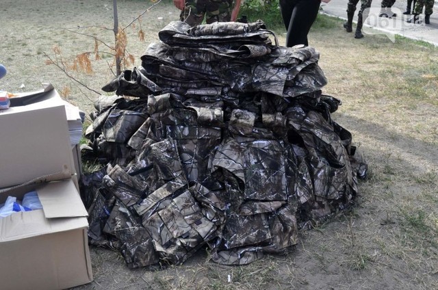 Тендерный мошенник Антон Яценко подарил украинским воинам бракованные бронежилеты