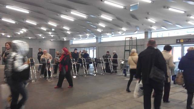 Подозрительный эксперимент: столичная полиция и метро осудили "шутки" журналистов