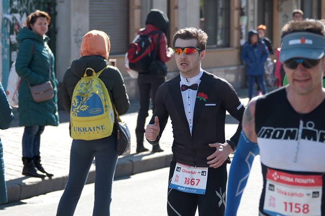 Киевский полумарафон пробежали 9 тыс. человек