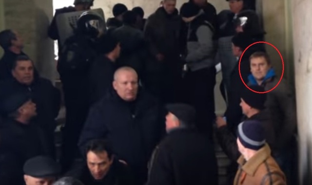 Всё чудесатее и чудесатее: Вадим Троян в рядах "Оплота" захватывает здание Харьковкой ОГА