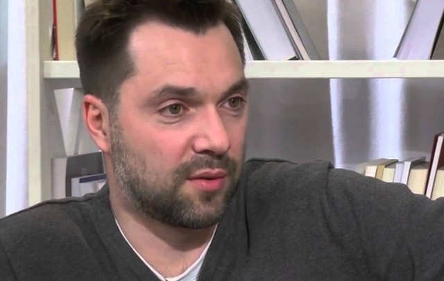 "Цю Росію можна ганяти мокрими ганчірками!" Пост Арестовича набирає популярності в Мережі