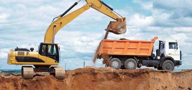 Журналисты показали, кто "крышует" нелегальную добычу песка под Киевом