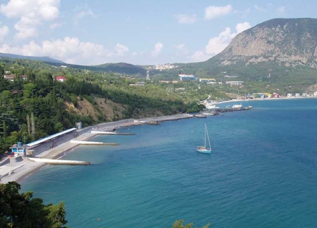 В сети показали, как российские оккупанты уничтожают Гурзуф