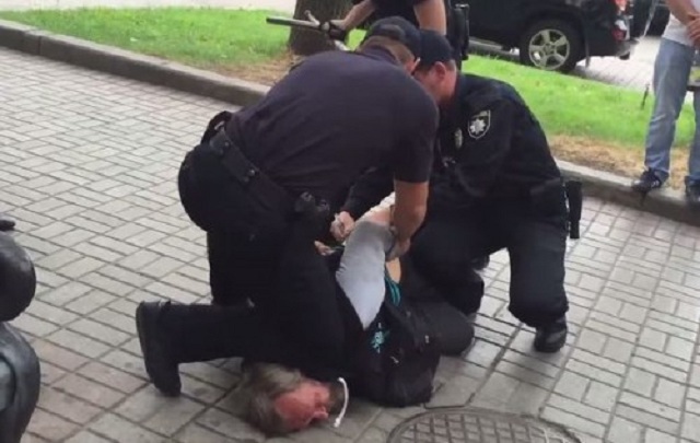 Во время Януковича Украину сделали полицейским государством. Сейчас ничего не изменилось