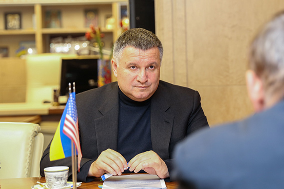 Аваков: Количество совершенных тяжких и особо тяжких преступлений снижается, раскрываемость растет