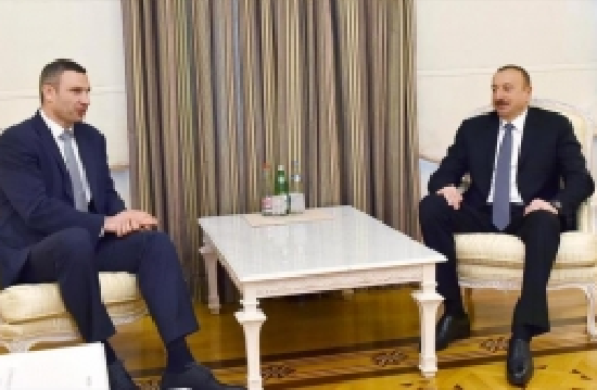 Кличко неожиданно провел встречу в Баку с президентом Азербайджана Алиевым