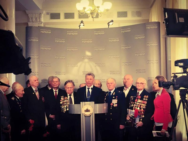 Бойко и Королевская внезапно вспомнили, что они "любят ветеранов"