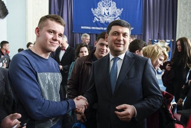 Студенты Гройсману: "Вашему отцу прогуливать сессию можно, а нам значит - нет"