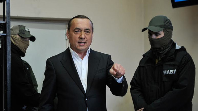 Суд отпустил на поруки экс-нардепа Мартыненко