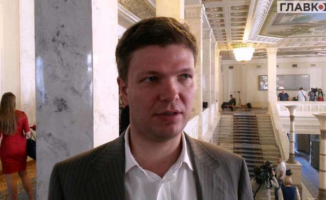 Емец, взявший на поруки Мартыненко, вспомнил, как тот стоял "на передовой"