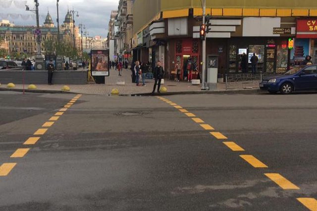 На Крещатике заработал первый наземный переход