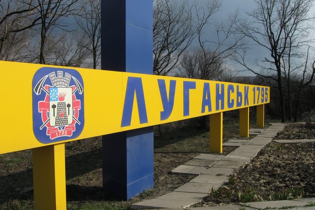 В оккупированном Луганске после отключения света настоящая паника: люди застревают в лифтах, не работают электроприборы