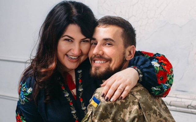 В сети появилась трогательная история о раненом бойце АТО и его девушке