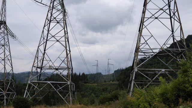 Власть полностью обезумела: Заплатить 11 млрд. долга за боевиков «ЛНР» заставят каждого украинца