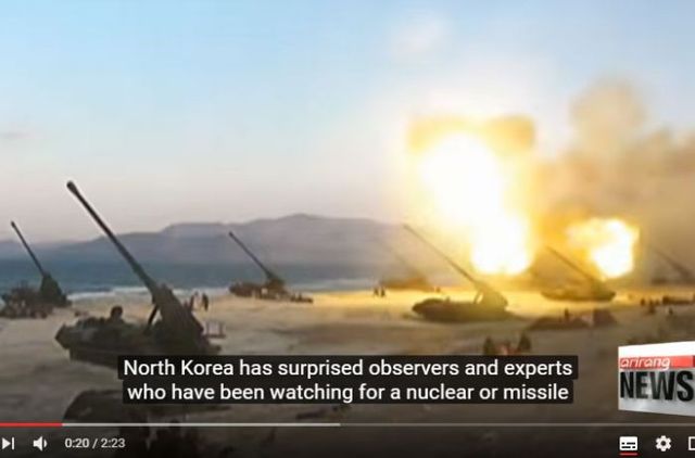 Северная Корея открыла массированный огонь с береговой артиллерии