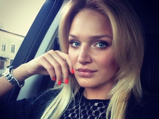 Дочь Добкина жалуется на плохие дороги в Харьковской области