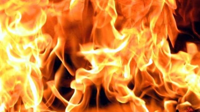 В одном из районов Киева вспыхнул огромный пожар