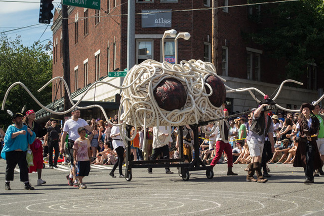 Стало известно, кто претендует на конфискованные помещения запрещенных "Свидетелей Иеговы"