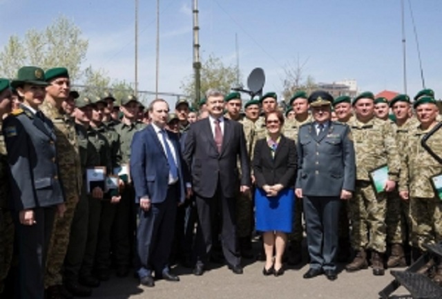 Вашингтон передал украинским пограничникам 500 современных средств связи, стоимость которых оценивается в сумму более 20 миллионов долларов