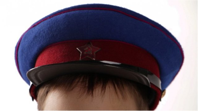 Берия одобряет. В России продают детскую форму НКВД