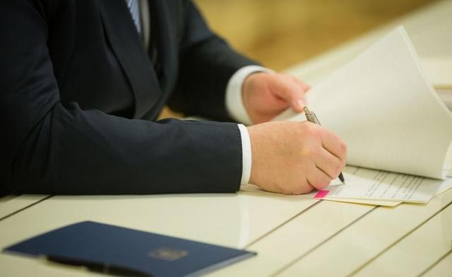 За время своего президентства Порошенко прекратил гражданство более чем 18,5 тысяч человек