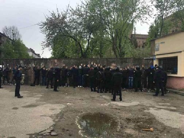 Во Львове произошла массовая драка