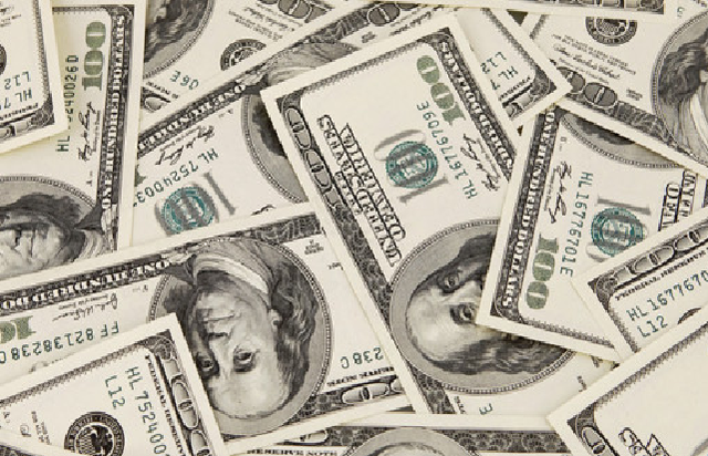 Гроші варто зберігати на депозитах або у цінних металах, – експерти