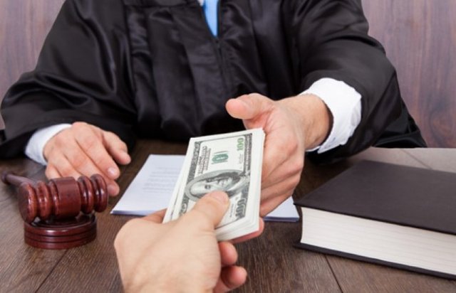 В Луцке разоблачен судья-коррупционер