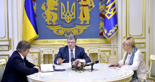 Роман Шрайк: Нафига было рассказывать басни о миллиардах Януковича?