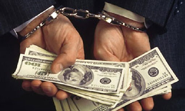 В Николаеве начальник превенции и участковый одного из районов задержаны за взятку