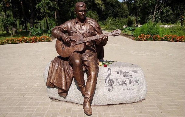 У Ніжині вкрали бронзовий пам’ятник Марку Бернесу