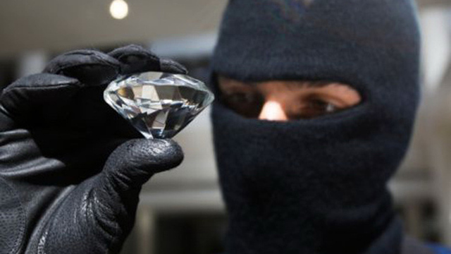 В Киеве налетчики в масках ограбили очередную ювелирку