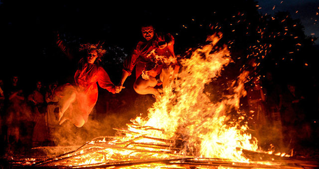 На Харьковщине 4-летняя девочка погибла после того, как упала в костер