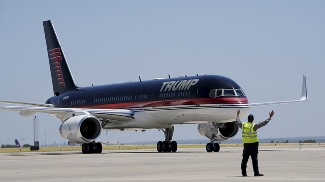 В самолете Трампа обнаружили угрозу взрыва - СМИ