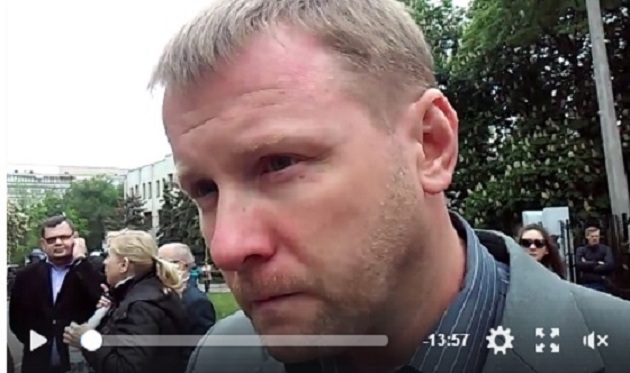 Волонтер — Шевченко:поясніть,за що хлопців,яких ми збирали по шматках в АТО,поліція забиває і каже щоб ти здох Бандера?