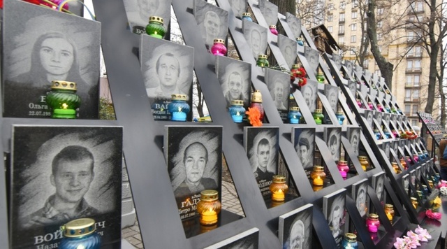 Им "спасибо": ветеран АТО обвинил в Майдане и войне "миллионы украинцев-дебилов"