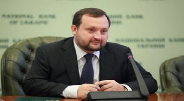 Суд арестовал 6 пистолетов, 3 винтовки, 2 ружья и арбалет Арбузова