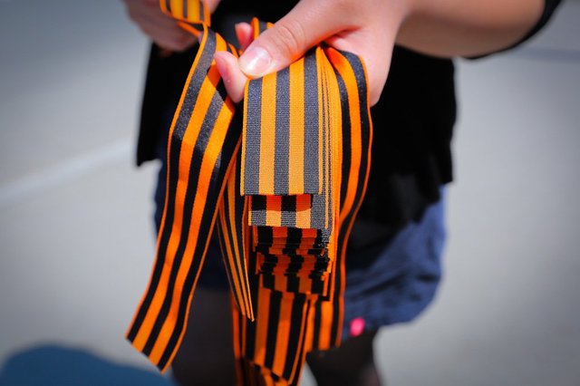 «Народный фронт» хочет запретить георгиевскую ленту