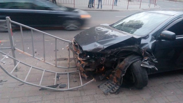 Активист: Пьяный сын экс-нардепа устроил ДТП в Ивано-Франковске