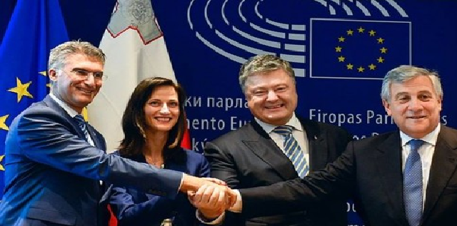 У Порошенка знову щось пішло не так?