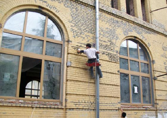 Одесские чиновники решили переплатить "немного" миллионов за ремонт исторической части города