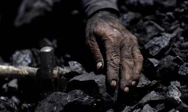 На предприятиях украинских олигархов за год погибли более 350 людей