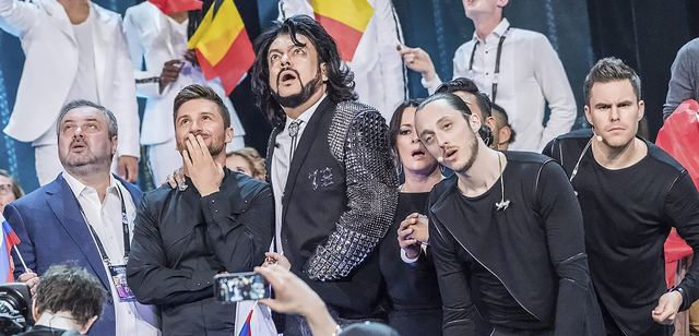 Сколько российских артистов поплатились за гастроли в Крыму