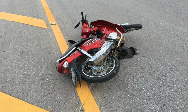 Украинский военный разбился в ДТП: за рулем была девушка