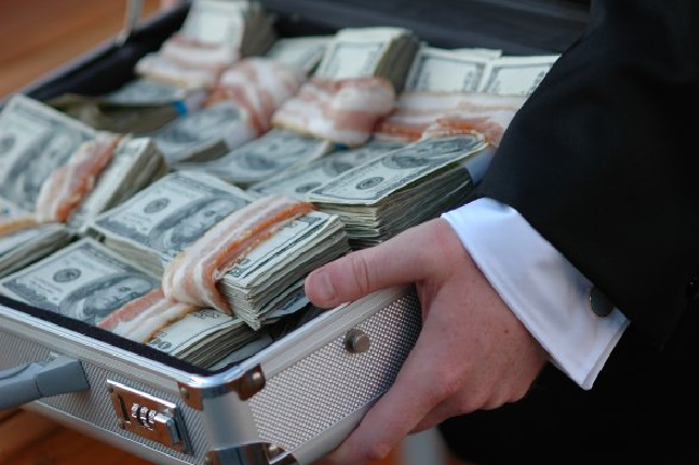 Якобы уволенный из НАБУ сотрудник, задержанный за вымогательство, еще недавно там работал