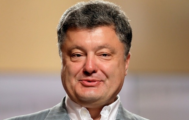 Порошенко продовжує заробляти на продажу солодощів Roshen в Росії