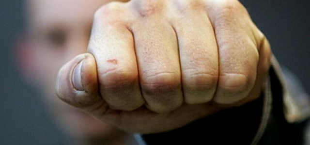 Жорстоке побиття АТОшника у кафе Києва: суд виніс вироки трьом молодикам