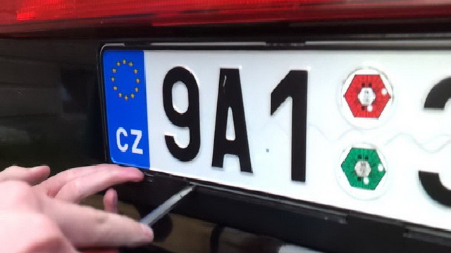 Украинцы не смогут ездить на машинах с зарубежными номерами